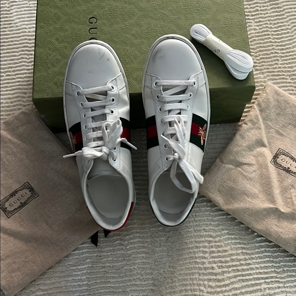 Gucci White Leather Sneakers with Red and Green Accents